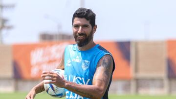 La nueva aventura del Loco Abreu toma forma