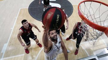 Felipe Reyes lanza a canasta en el Real Madrid - Casademont Zaragoza
ACB PHOTO
26/06/2020