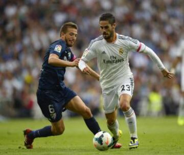 Isco se va de Camacho.