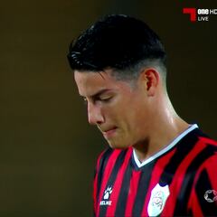 En medio de rumores, James reaparece en derrota de Al Rayyan