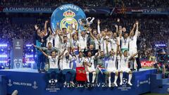 La plantilla del Madrid hizo historia al ganar su tercera Champions consecutiva en Kiev. 