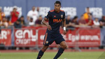 Valencia cumple y adquiere el pase de Jeison Murillo