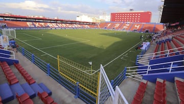 Estadio Francisco de la Hera.