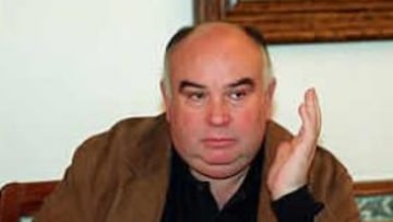 <b>EXPLICACIONES.</B> El alcalde de Oviedo pide a Eugenio Prieto que explique cómo ha llegado el club a tener una deuda tan elevada.