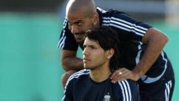 <b>QUIERE QUEDARSE.</b> El delantero del Atlético de Madrid Sergio ''Kun'' Agüero dijo hoy en Buenos Aires que en el club rojiblanco se siente a gusto y que quiere seguir en sus filas.