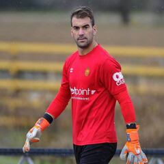 Manolo Reina cumple 35 años encerrado y una tarta casera