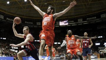 Duelo de gallitos que se saldó con un gran triunfo del Valencia Basket, que fue superior a un Baskonia que no se rindió nunca.