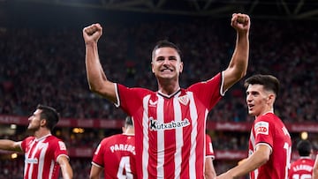 Guruzeta celebra un gol con el Athletic en San Mamés.