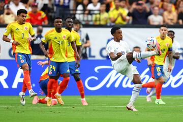 La Selección Colombia goleó 5-0 a Panamá y se aseguró en las semifinales de la Copa América 2024. Jhon Córdoba, James Rodríguez, Luis Díaz, Richard Ríos y Miguel Borja fueron los encargados de darle el triunfo al equipo nacional.