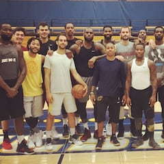 LeBron presume de equipo con Calderón y... ¡Kendrick Perkins!