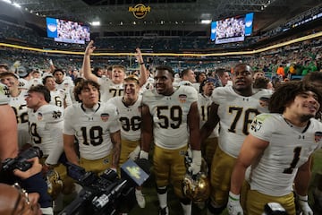 The Notre Dame Fighting Irish celebrate defeating the Penn State Nittany Lions