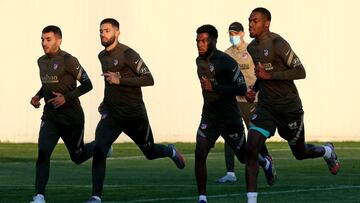 Correa, Carrasco, Lemar y Kondogbia en el entrenamiento.