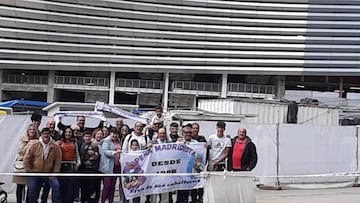 Miembros de la Peña Madridista de Ejea de los Caballeros, en una visita reciente al estadio Santiago Bernabéu.