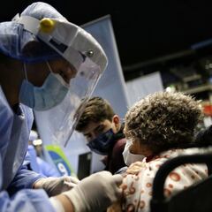 Vacuna Sinovac COVID: de dónde es, componentes, efectividad y cuántas dosis son