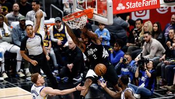 The Los Angeles Clippers got an important win over Golden State to move ahead of the Warriors in the standings despite Steph Curry’s 50 point performance.