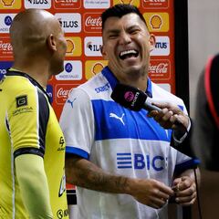 Medel y Suazo hablaron juntos tras el partido y pasó esto: “¿Cuántos años tienes? ¿50?”