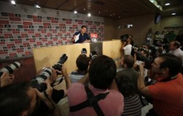 Iker se despidió sólo en rueda de prensa.