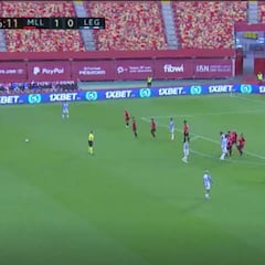 Van a ver uno de los mejores goles de falta del lustro: lo de Óscar es una bellísima locura
