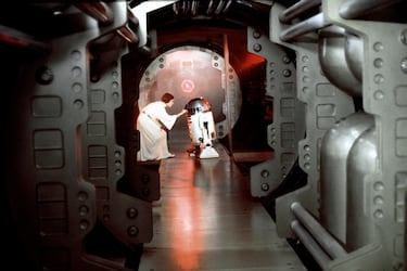 En 1977, Annie Hall, de Woody Allen, ganó el Oscar a la mejor película. Ese mismo año también estaba nominada 'La guerra de las galaxias: una nueva esperanza'. A estas alturas no es necesario decir mucho sobre esta película. Han Solo, Luke Skywalker, la princesa Leia... No ganó el Oscar, y es cierto que la ganadora es una gran película, pero, La guerra de las galaxias, es historia.