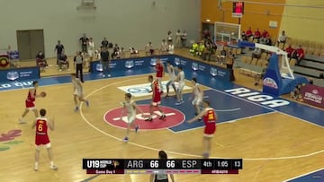 La joya de la cantera del Madrid también revienta con España: canastón de futuro