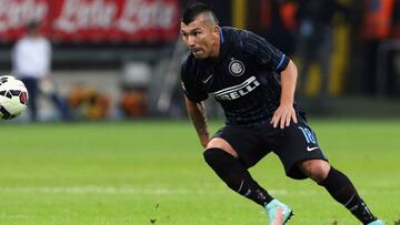 Medel debería pelear un lugar en defensa para quedarse en el Inter