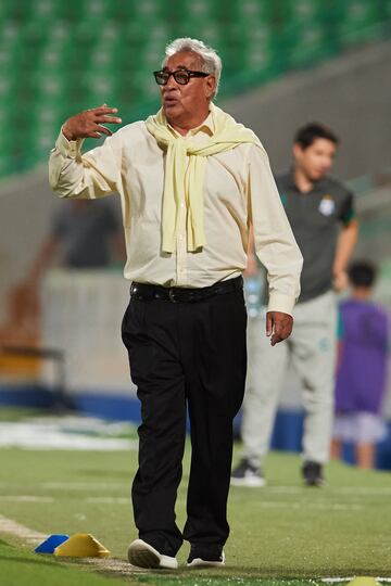 Técnico de las Águilas desde la Copa Liga MX Femenil 2017.