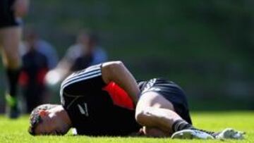 <b>LA IMAGEN DEL MUNDIAL. </b>Carter se retuerce tras romperse.