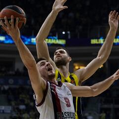 El Baskonia hinca la rodilla en Estambul