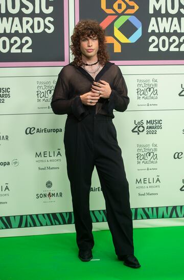 El cantante Leo Rizzi posa en el photocall de la alfombra roja de Los40 Music Awards 2022.