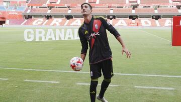 Diego Mariño en sju presentación con dl Granada.
