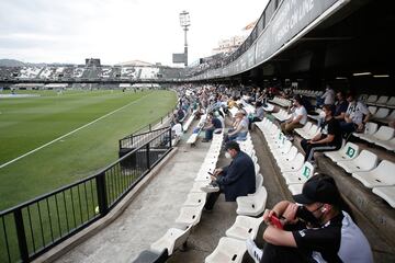 El público regresa a los estadios en las zonas donde la incidencia acumulada lo permite. Así ha sido la esperada vuelta en el partido de Segunda División entre el Castellón y la Ponferradina.