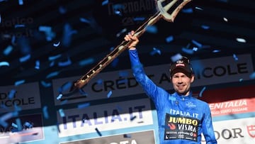 Primoz Roglic levanta el tridente de Tirreno-Adriático como campeón de la ronda italiana.