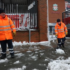 Will the Liverpool vs Manchester United Premier League game be played today?