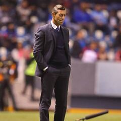 Pedro Caixinha estuvo presente en la victoria de Chivas