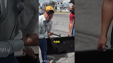 Compra televisión, la rompe y le exige a Ricardo Salinas Pliego que le meta dinero al Puebla