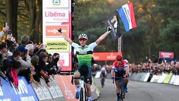 Laurens Sweeck celebra su triunfo en Copa del Mundo en Países Bajos.