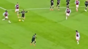 Desde las gradas captaron la calidad inexplicable que tiene el inglés para habilitar a sus compañeros.