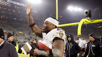GREEN BAY, WISCONSIN - DECEMBER 27: Derrick Henry #22 of the Baltimore Ravens celebrates after beating the Green Bay Packers 41-24 at Lambeau Field on December 27, 2025 in Green Bay, Wisconsin. Michael Reaves/Getty Images/AFP (Photo by Michael Reaves / GETTY IMAGES NORTH AMERICA / Getty Images via AFP)