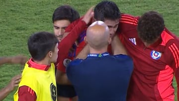 Damián Pizarro estalló en llanto en plena cancha: el cuerpo técnico y sus compañeros lo consolaron