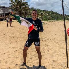 Ultramaratonista regresa al país tras quedar varado en África por nueva cepa de COVID-19