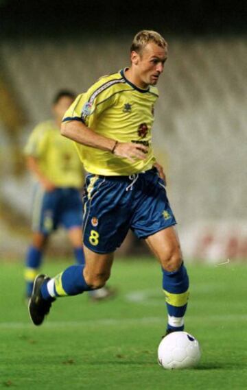 Jugó desde 1998 hasta el 2002. Vistió 117 veces la camiseta del Villarreal siendo el protagonista del segundo ascenso a Primera División.