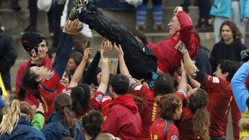 Las jugadoras de la selecci&oacute;n espa&ntilde;ola femenina de rugby XV celebran su pase al Mundial de Irlanda de 2017.