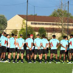 Néstor Lorenzo quiere dos días de privacidad con sus jugadores