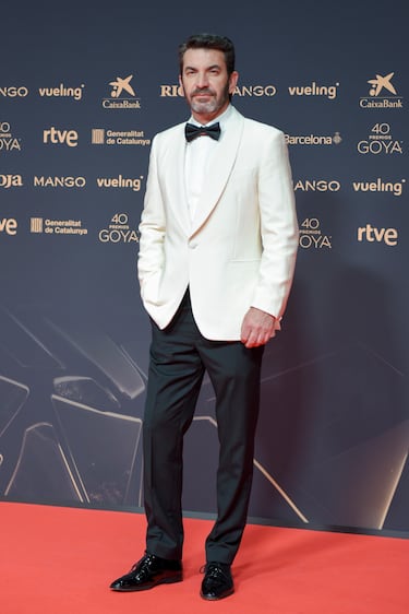 El presentador Arturo Valls posa en la alfombra roja de la 40º edición de los Premios Goya.