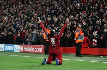 2-1. Roberto Firmino celebr¨® el segundo gol.