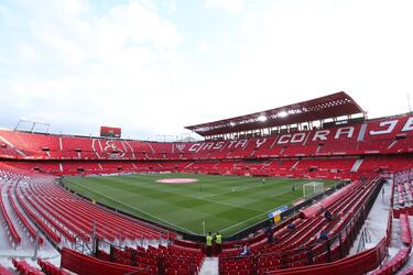 El Sevilla ya había empezado las obras antes del coronavirus, pero la pandemia aceleró el proceso, para adecuarse a las exigencias UEFA para acoger la final de la Europa League 2022. En abril anunciaron que terminaron los cambios en el Sánchez-Pizjuán: “Hemos adaptado las instalaciones al 100% a la normativa de eficiencia energética y en otras actuaciones estamos por encima de normativa”, dijo el arquitecto Balbontín. También retocaron la fachada y próximamente se modernizará la ciudad deportiva. 