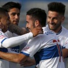 La Católica cumple y mantiene prendida la lucha por título