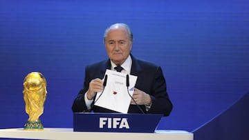 Sepp Blatter hace oficial que Qatar ser&aacute; la sede del Mundial de 2022