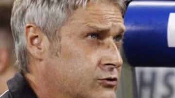 El Hamburgo destituye a su técnico tras la goleada