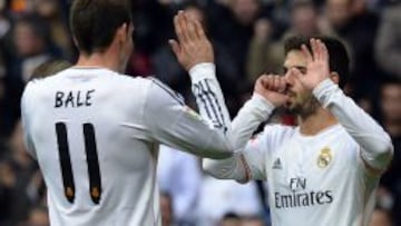 Bale e Isco celebran en gol del malague&ntilde;o.